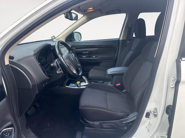 Mitsubishi OUTLANDER 2.4 PHEV Pure+ | TREKHAAK | CAMERA | GARANTIE |
