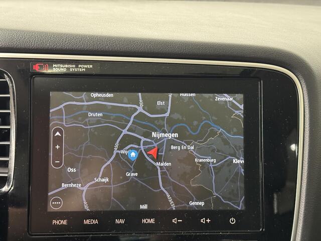 Mitsubishi OUTLANDER 2.4 PHEV Intense+ | Panoramadak | Apple CarPlay / Android Auto | 360° Camera | Trekhaak |