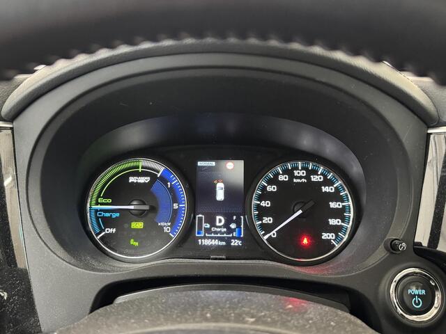 Mitsubishi OUTLANDER 2.4 PHEV Intense+ | Navigatie | 360° Camera | Panoramadak | Stoelverwarming |