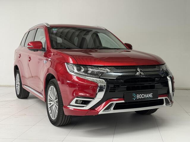 Mitsubishi OUTLANDER 2.4 PHEV Intense+ | Navigatie | 360° Camera | Panoramadak | Stoelverwarming |
