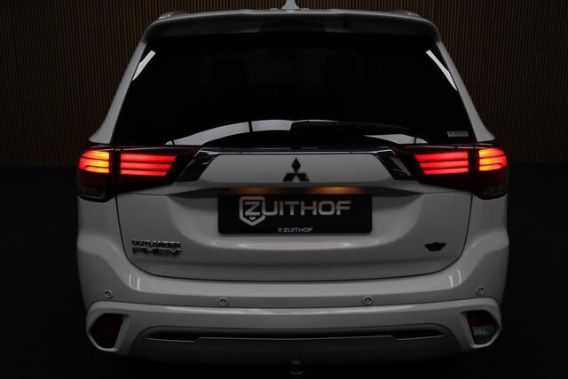 Mitsubishi OUTLANDER 2.4 PHEV Pure | Afneembare Trekhaak | Cruise-control | Camera | Clima | Apple Carplay & Android Auto | Parkeersensoren V+A | LM Velgen | Keyless | Stoelverwarming