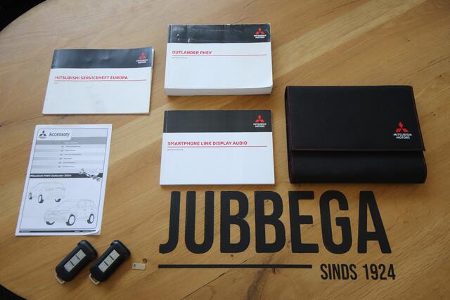 Mitsubishi OUTLANDER 2.4 PHEV Instyle Leder, E.achterklep, Trekhaak