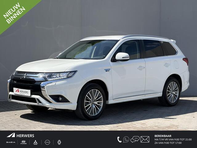 Mitsubishi OUTLANDER 2.4 PHEV Intense+ / 8 jaar Garantie / Afneembare Trekhaak 1.500 KG Trekgewicht / Dealer Onderhouden / Camera / Apple Carplay Android Auto / Elektrisch Verstelbare Stoel / Navigatie / Stoel Verwarming / Keyless Entree/Start /