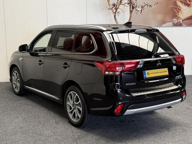 Mitsubishi OUTLANDER 2.0 PHEV Prestige 4WD NAVIGATIE LEDER ADAPTIVE CRUISE CONTROL PANORAMA SCHUIF/KANTELDAK KEYLESS GO RIJSTROOKSENSOREN DODEHOEKSENSOREN RONDOMZICHT CAMRERA ZEER MOOI !!