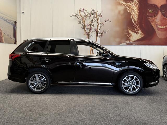 Mitsubishi OUTLANDER 2.0 PHEV Prestige 4WD NAVIGATIE LEDER ADAPTIVE CRUISE CONTROL PANORAMA SCHUIF/KANTELDAK KEYLESS GO RIJSTROOKSENSOREN DODEHOEKSENSOREN RONDOMZICHT CAMRERA ZEER MOOI !!