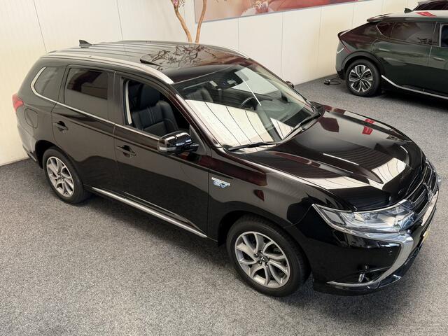 Mitsubishi OUTLANDER 2.0 PHEV Prestige 4WD NAVIGATIE LEDER ADAPTIVE CRUISE CONTROL PANORAMA SCHUIF/KANTELDAK KEYLESS GO RIJSTROOKSENSOREN DODEHOEKSENSOREN RONDOMZICHT CAMRERA ZEER MOOI !!