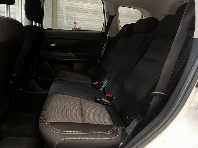 Mitsubishi OUTLANDER 2.0 2WD Instyle Trekhaak, Achteruitrijcamera