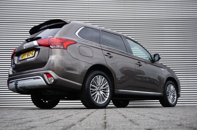 Mitsubishi OUTLANDER 240PK PHEV Pure AUTOM. | CAMERA | ALL SEASONS | TREKHAAK