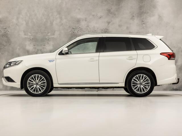 Mitsubishi OUTLANDER 2.4 PHEV Intense+ 225Pk Automaat (APPLE CARPLAY, CAMERA, LEDER/ALCANTARA, SPORTSTOELEN, GETINT GLAS, TREKHAAK, NIEUWE APK, NIEUWSTAAT)