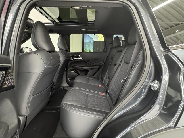 Mitsubishi OUTLANDER 2.4 PHEV Black Edition | DEMO | YAMAHA-Audio | 360° Camera | Navigatie | Panoramadak | Stoelverwarming |