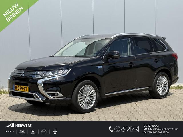 Mitsubishi OUTLANDER 2.4 PHEV Intense+ / Stoel/Stuurverwarming / Climate control / Glazen schuif-/kanteldak / Trekhaak geremd trekgewicht 1500 kg / Navigatie / Bluetooth /