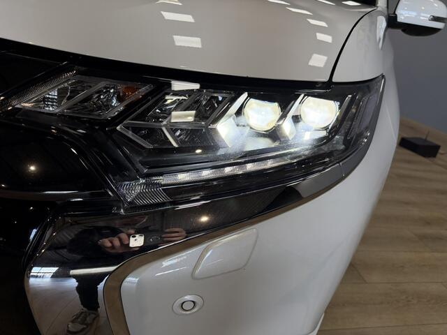 Mitsubishi OUTLANDER 2.4 PHEV S-Edition Airco ECC | Panorama | Trekhaak | Adaptive Cruise | Keyless | Leder | Stuur \ Stoelverwarming | Isofix | NAP