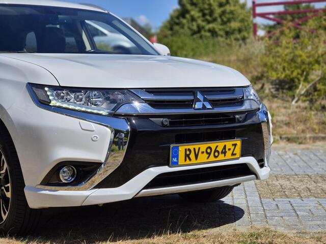 Mitsubishi OUTLANDER 2.0 PHEV Premium Apple Carplay & Android auto | Stuurverwarming | Blind Spot