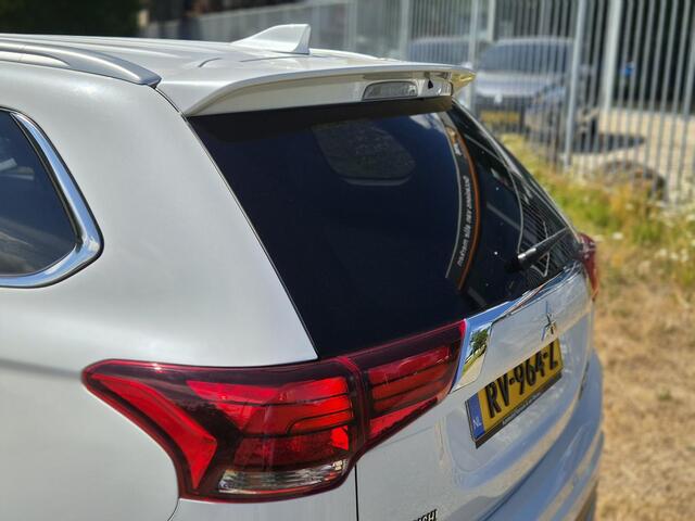 Mitsubishi OUTLANDER 2.0 PHEV Premium Apple Carplay & Android auto | Stuurverwarming | Blind Spot