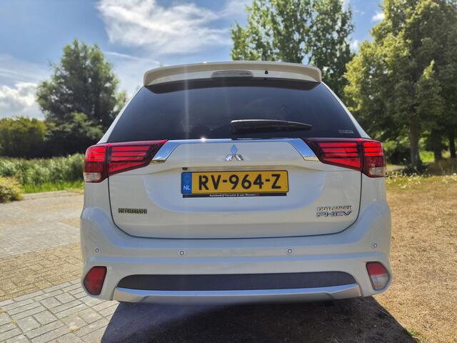 Mitsubishi OUTLANDER 2.0 PHEV Premium Apple Carplay & Android auto | Stuurverwarming | Blind Spot