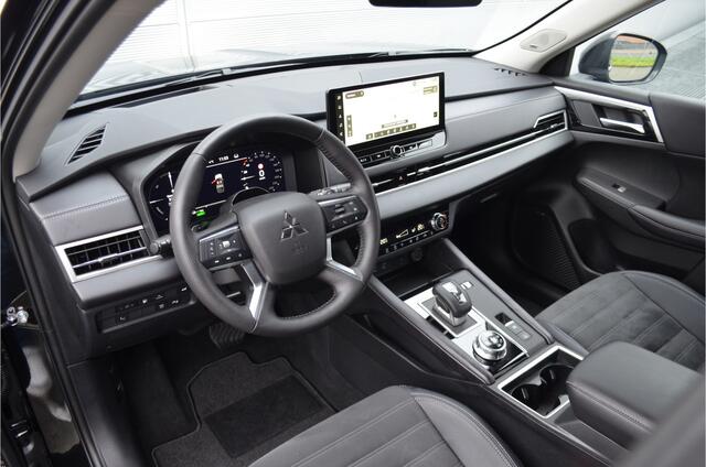 Mitsubishi OUTLANDER PHEV 2.4 FIRST EDITION 4WD | PLUG IN HYBRID | SOH 98% | YAMAHA SOUND | 20'' LICHTMETAAL | V2H | FABRIEKSGARANTIE TOT 06-05-2033* | ALL IN RIJKLAARPRIJS