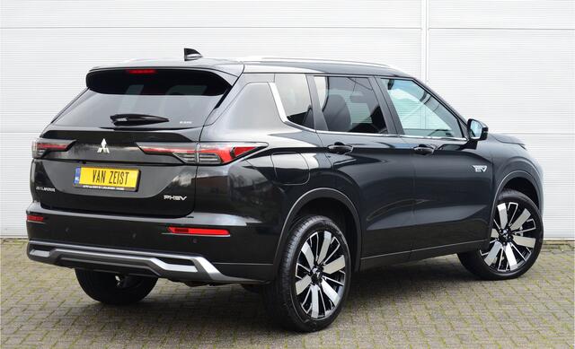 Mitsubishi OUTLANDER PHEV 2.4 FIRST EDITION 4WD | PLUG IN HYBRID | SOH 98% | YAMAHA SOUND | 20'' LICHTMETAAL | V2H | FABRIEKSGARANTIE TOT 06-05-2033* | ALL IN RIJKLAARPRIJS