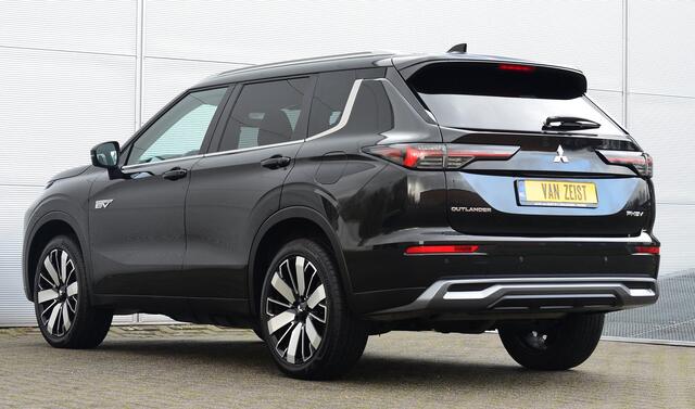 Mitsubishi OUTLANDER PHEV 2.4 FIRST EDITION 4WD | PLUG IN HYBRID | SOH 98% | YAMAHA SOUND | 20'' LICHTMETAAL | V2H | FABRIEKSGARANTIE TOT 06-05-2033* | ALL IN RIJKLAARPRIJS