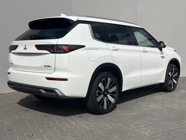 Mitsubishi OUTLANDER 2.4 PHEV Instyle+ /¤ 4.500,- Voordeel Op Nieuwprijs / 8 Jaar Fabrieksgarantie / Elektrische Range 86 KM WLTP / Full Option / 7 Rij Modus / Apple Carplay&Android Auto / All Wheel Control /
