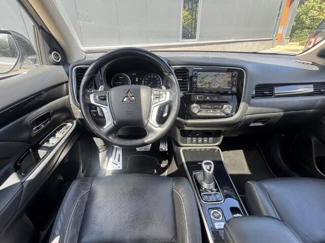 Mitsubishi OUTLANDER 2.0 PHEV Prestige Leer, schdak