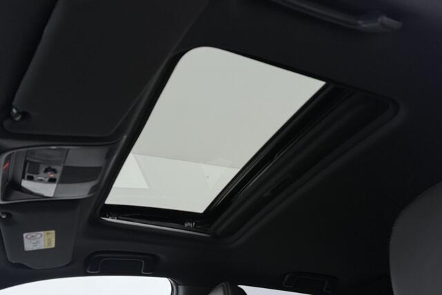 Mitsubishi OUTLANDER 2.4 PHEV Instyle (PANORAMADAK, STUUR-/STOELVERWARMING, 360 CAMERA, LEDER, STUURBEDIENING)
