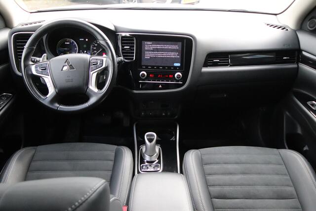 Mitsubishi OUTLANDER 2.4 PHEV Intense Dealer O.H. Trekhaak