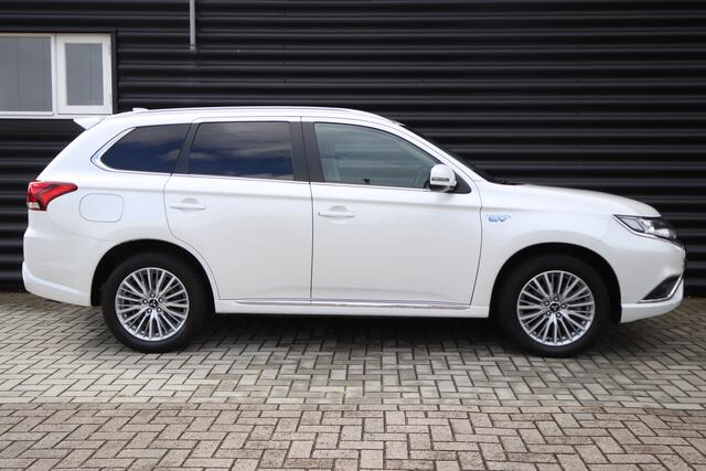 Mitsubishi OUTLANDER 2.4 PHEV Intense Dealer O.H. Trekhaak