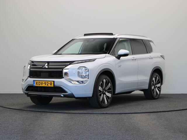Mitsubishi OUTLANDER 2.4 PHEV Instyle | Trekhaak | Stoelverwarming Voor en Achter | Elektrische Achterklep | Yamaha audio | Panoramadak | Stoelmassage |