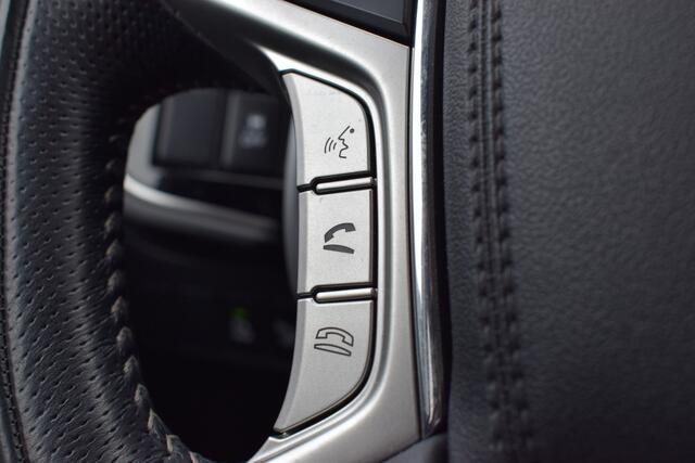 Mitsubishi OUTLANDER 2.4 PHEV Intense | AWD | Stoelverwarming | Camera + Sensoren Voor/ Achter |
