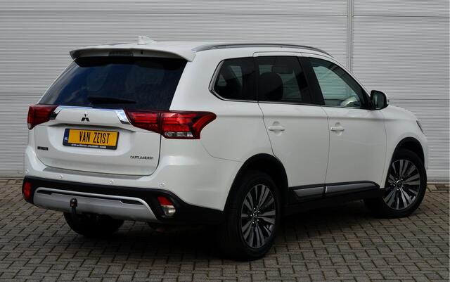 Mitsubishi OUTLANDER 2.0 CVT 2WD LIMITED 7-ZIT | HOGE ZIT | 7 PERSOONS | TREKHAAK 1600KG | NAVI | CAMERA | 18'' LICHTMETAAL | ALL IN RIJKLAARPRIJS