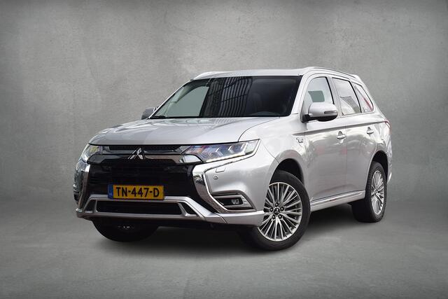 Mitsubishi OUTLANDER 2.4 PHEV Intense+ | Trekhaak | Schuifdak | Half Leer | Stuur- en Stoelverwarming