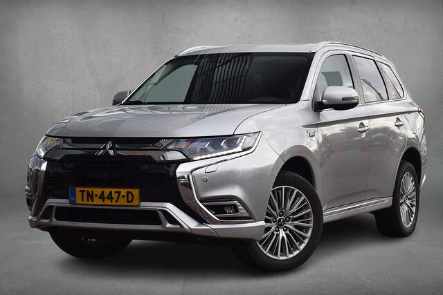 Mitsubishi OUTLANDER 2.4 PHEV Intense+ | Trekhaak | Schuifdak | Half Leer | Stuur- en Stoelverwarming