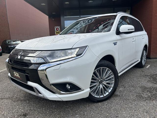 Mitsubishi OUTLANDER 2.4 PHEV Intense+ // HALF-LEDER/ALCANTARA // NAVI + CARPLAY // CAMERA // KEYLESS // ELEK. STOEL // TREKHAAK!!