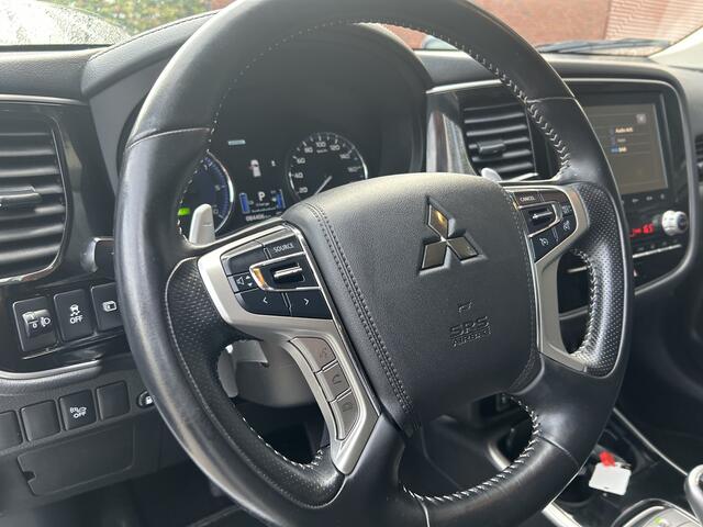Mitsubishi OUTLANDER 2.4 PHEV Intense+ // HALF-LEDER/ALCANTARA // NAVI + CARPLAY // CAMERA // KEYLESS // ELEK. STOEL // TREKHAAK!!