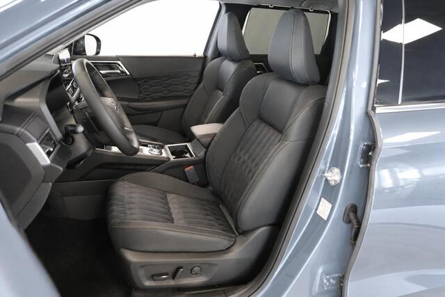 Mitsubishi OUTLANDER 2.4 PHEV Instyle | Moonstone Grey | Schuif- kanteldak | Leer