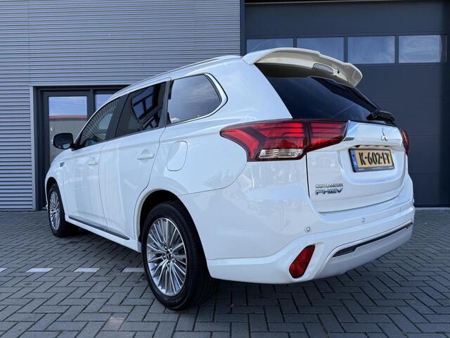 Mitsubishi OUTLANDER 2.4 PHEV Intense ?SOH 75.1% ?Full LED ?Camera ?Half Leder Alcantara ?Cruise ?Apple Carplay & Android Auto ?Stoelverwarming ?Trekhaak
