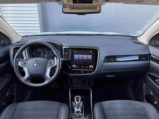 Mitsubishi OUTLANDER 2.4 PHEV Intense ?SOH 75.1% ?Full LED ?Camera ?Half Leder Alcantara ?Cruise ?Apple Carplay & Android Auto ?Stoelverwarming ?Trekhaak