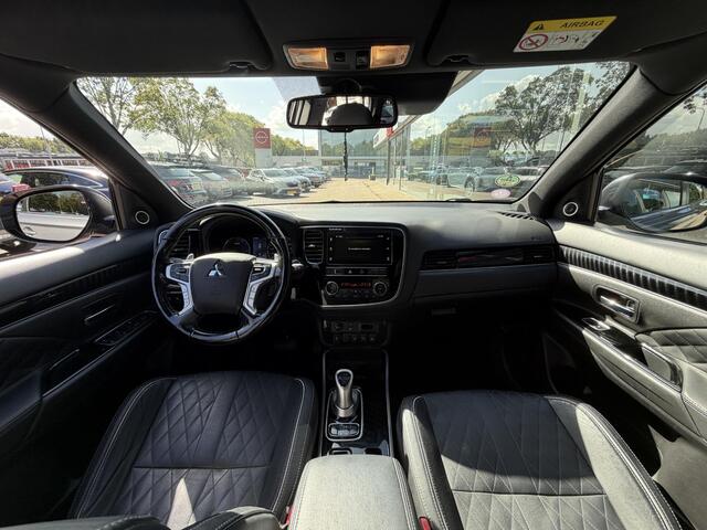 Mitsubishi OUTLANDER 2.4 PHEV Instyle | Sunroof | Leder | Rondomzichtcamera |