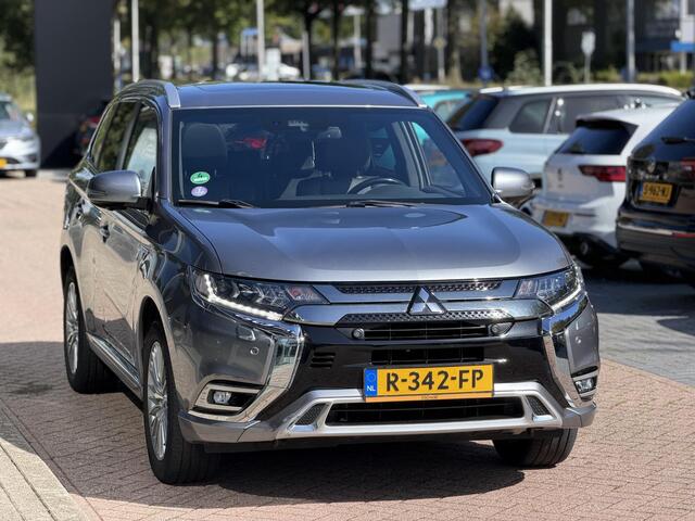 Mitsubishi OUTLANDER 2.4 PHEV Instyle | Sunroof | Leder | Rondomzichtcamera |