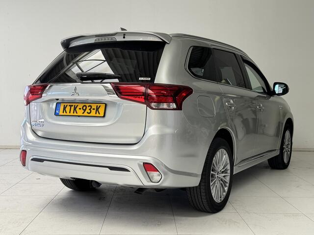 Mitsubishi OUTLANDER 2.4 PHEV Intense | Trekhaak | Navigatie | Camera | Stoelverwarming | Climate Control |