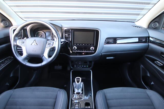 Mitsubishi OUTLANDER 2.4 PHEV Intense+ Adaptive cruise, E.achterklep