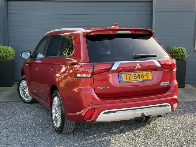 Mitsubishi OUTLANDER 2.4 PHEV Intense ?1e Eigenaar?Trakhaak?SOH 67%?Carplay?Camera?Alcantara-Leder?Stoelverw-Stoelverkoeling?Clima?Cruise?Pdc V+A?Keyless?Net beurt gehad?18" Lmv?N.A.P?Apk tot 10-2027
