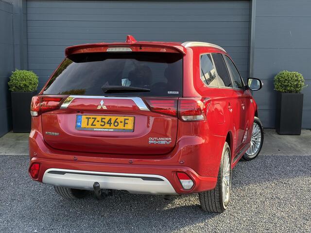 Mitsubishi OUTLANDER 2.4 PHEV Intense ?1e Eigenaar?Trakhaak?SOH 67%?Carplay?Camera?Alcantara-Leder?Stoelverw-Stoelverkoeling?Clima?Cruise?Pdc V+A?Keyless?Net beurt gehad?18" Lmv?N.A.P?Apk tot 10-2027