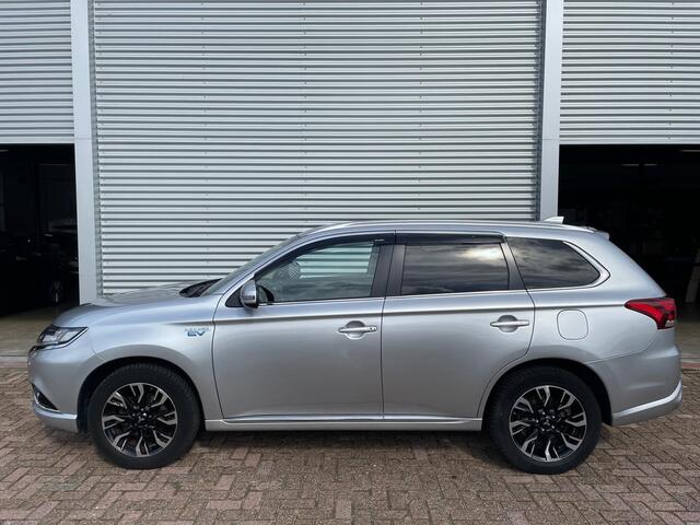 Mitsubishi OUTLANDER 2.0 PHEV Premium Nieuwe Accupakket met 30000km! SOH 99%