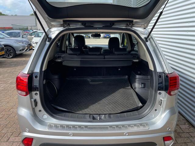 Mitsubishi OUTLANDER 2.0 PHEV Premium Nieuwe Accupakket met 30000km! SOH 99%