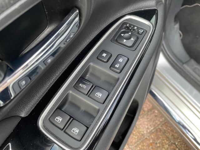 Mitsubishi OUTLANDER 2.0 PHEV Premium Nieuwe Accupakket met 30000km! SOH 99%