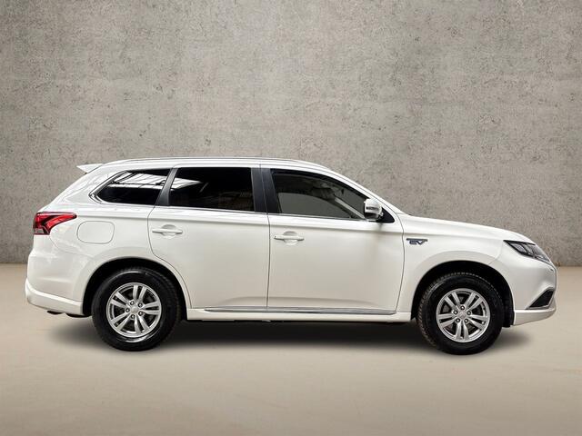 Mitsubishi OUTLANDER SPORT 2.4 PHEV Automaat 225Pk (APPLE CARPLAY, CAMERA, CRUISE, STOELVERWARMING, TREKHAAK, LM VELGEN, NIEUWE APK, NIEUWSTAAT)