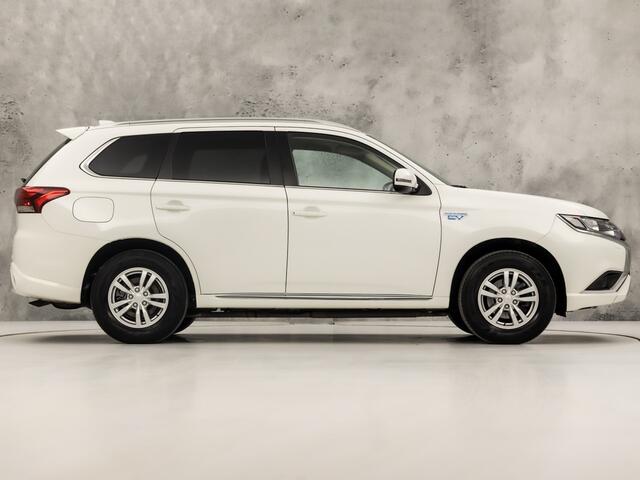 Mitsubishi OUTLANDER SPORT 2.4 PHEV 225Pk Automaat (APPLE CARPLAY, 1e EIGENAAR, NAVIGATIE, CAMERA, GETINT GLAS, STOELVERWARMING, SPORTSTOELEN, KEYLESS, NIEUWE APK, NIEUWSTAAT)