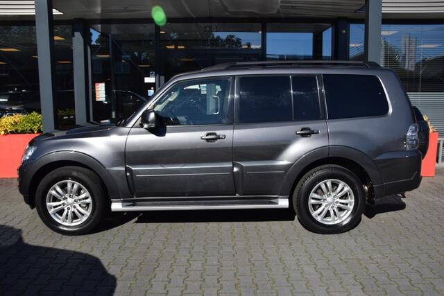 Mitsubishi PAJERO 3.2 DID 5DRS SPECIAL A/T VAN