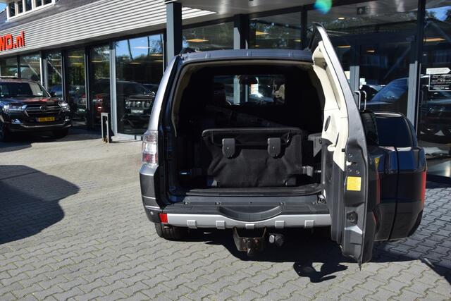 Mitsubishi PAJERO 3.2 DID 5DRS SPECIAL A/T VAN